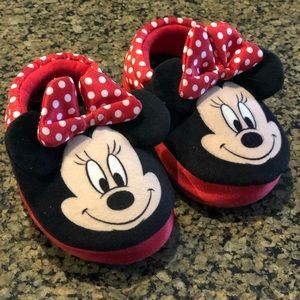 Minnie Mouse slippers size 7/8